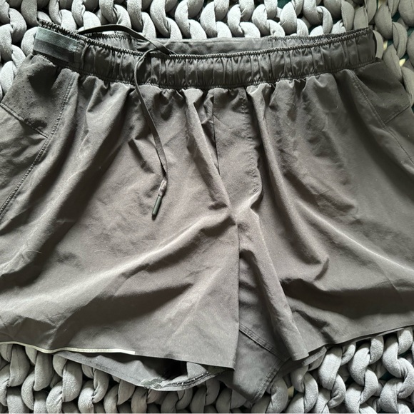 Surge 5” lululemon shorts - Picture 2 of 2